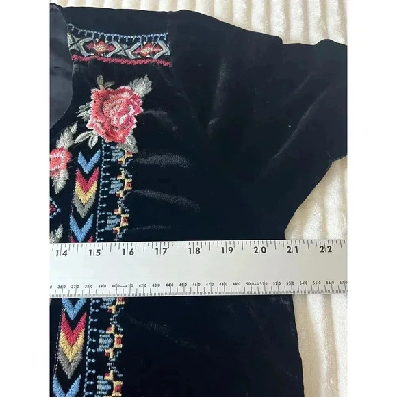 Johnny Was Jody Black Velvet Floral Embroidered Short Sleeve Blouse Small Boho - Picture 11 of 14